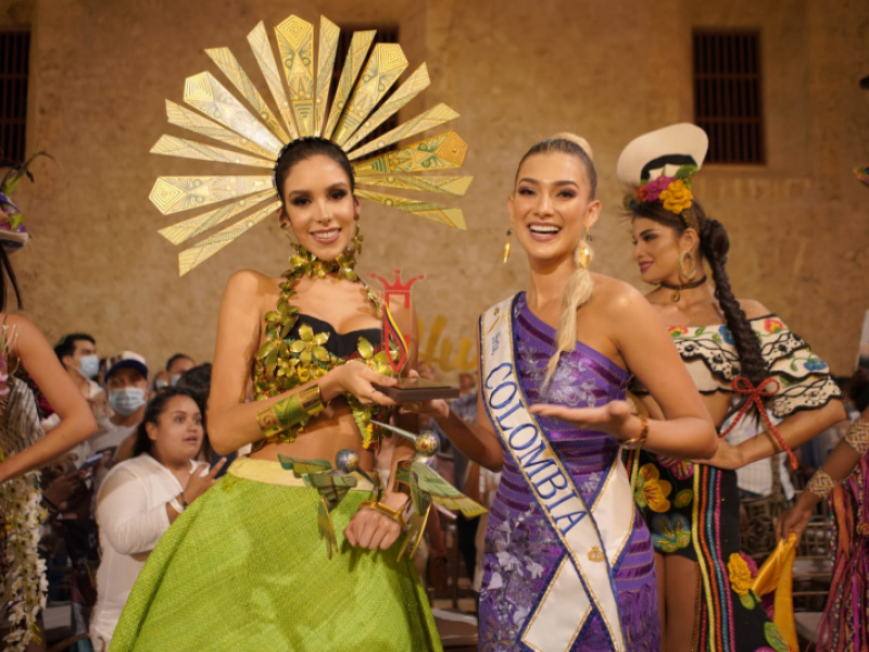 Desfile de traje artesanal Señorita Colombia